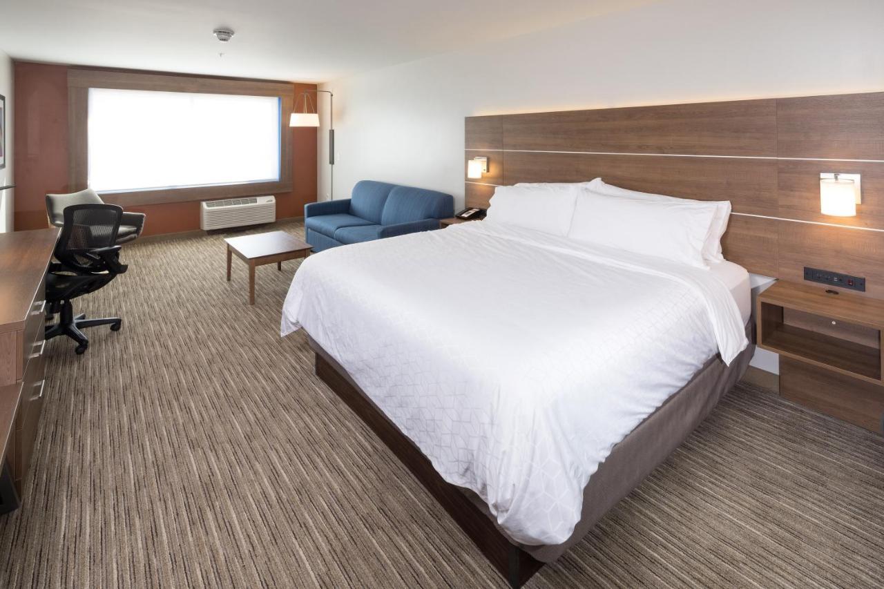 Holiday Inn Express & Suites Alpena - Downtown By Ihg Δωμάτιο φωτογραφία