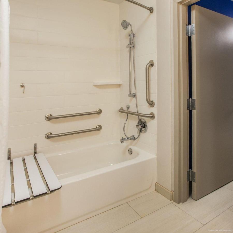 Holiday Inn Express & Suites Alpena - Downtown By Ihg Εξωτερικό φωτογραφία