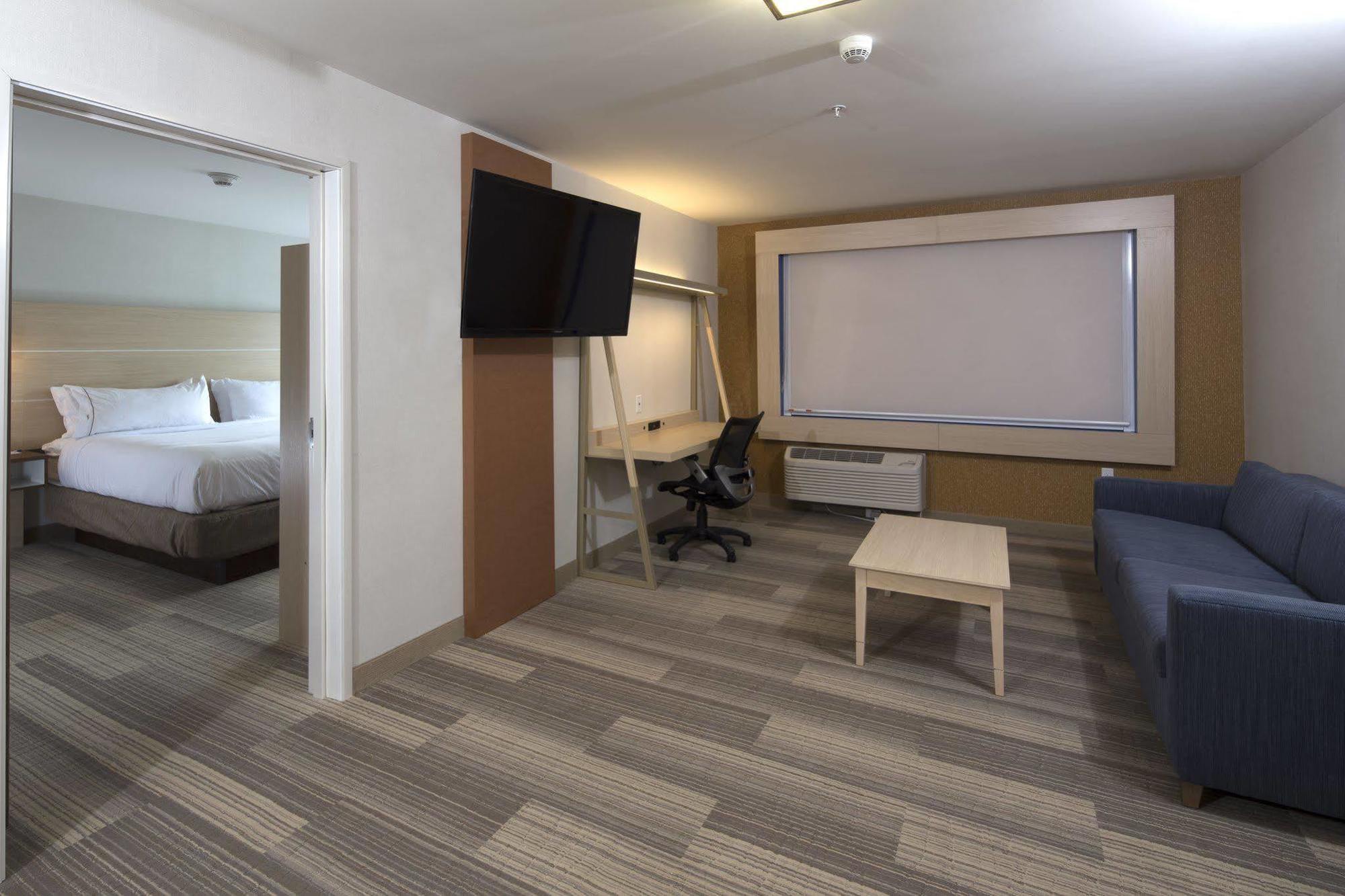 Holiday Inn Express & Suites Alpena - Downtown By Ihg Εξωτερικό φωτογραφία
